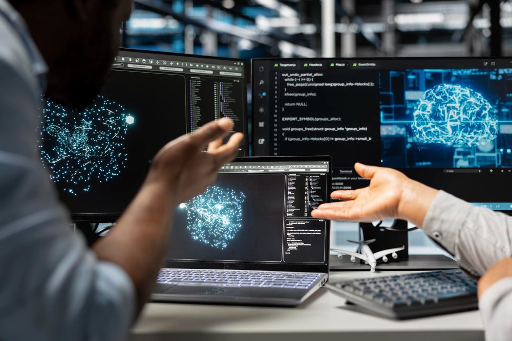 Automação de contas a pagar - Codemasters RPA financeiro equipe financeira analisando indicadores após implantação de RPA em contas a pagar